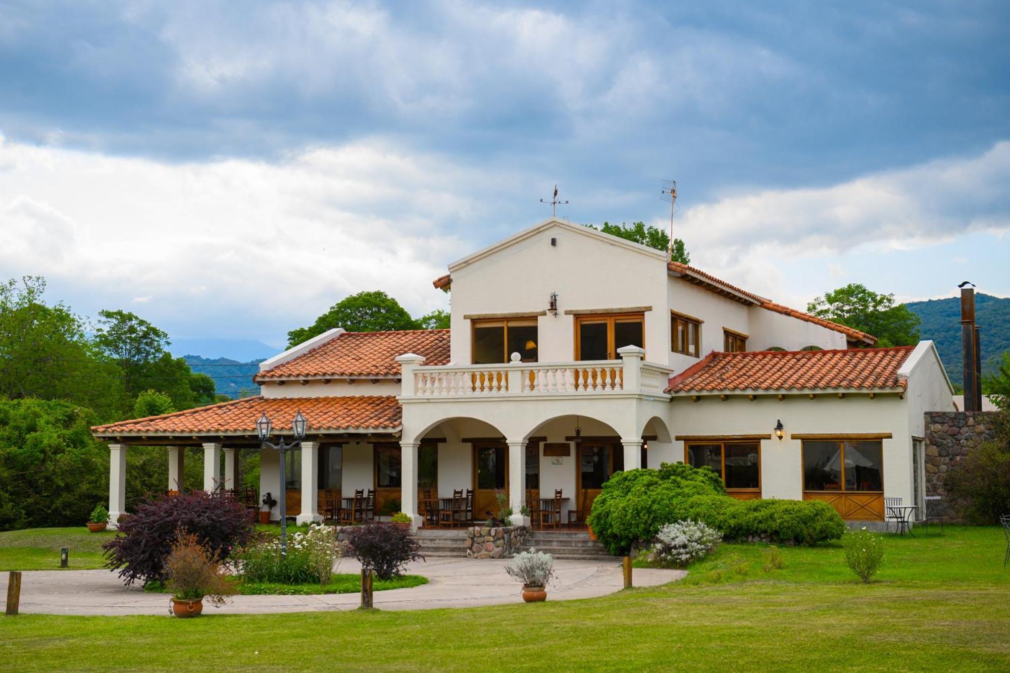 Hosteria La Caldera Exterior photo